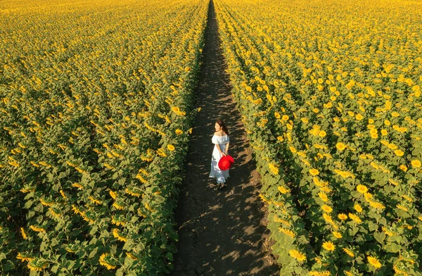 Aerial View Young Woman Wearing White Dress Red Hat Walk — Stock Photo, Image