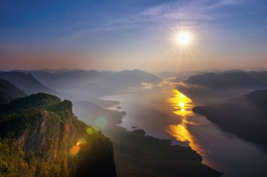 Sunrise in the middle of the Ping River, Mae Ping National Park, Pha Daeng Luang, Lamphun, Thailand