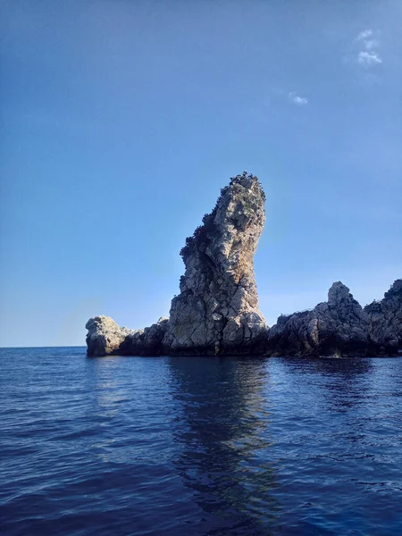 Vistas Mar Los Acantilados Costas Capo Taormina Provincia Messina Sicilia —  Fotos de Stock