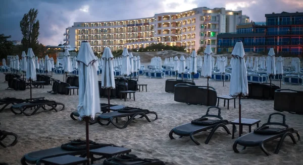 Loungers Sandy Beach Sea Dramatic Sky End Season Resort Bulgaria — Stock fotografie