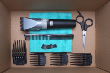 Ev yapımı saç kesim seti, kuaför. ...