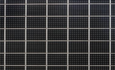 arka plan olarak güneş panelleri ...