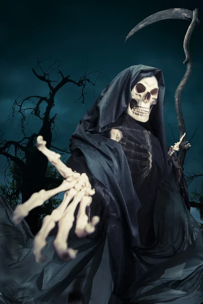 Grim reaper, angel of death at night — Stock Photo, Image