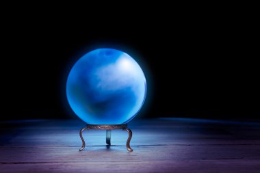 Fortune teller'ın kristal küre