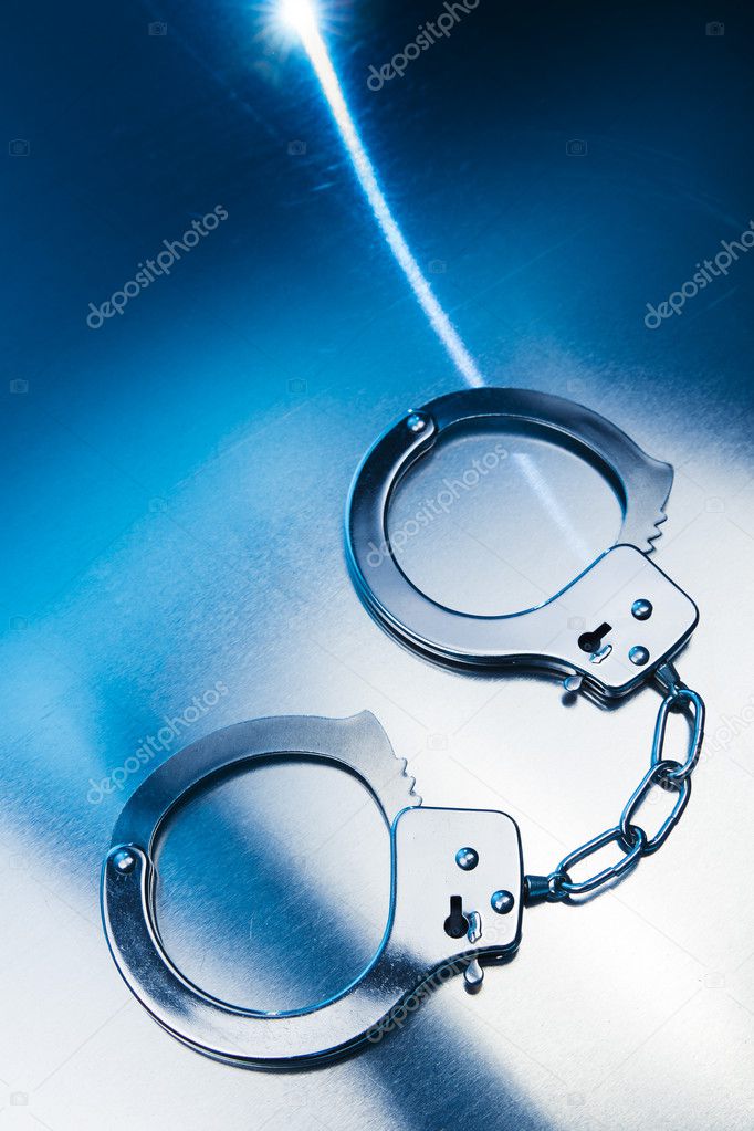 Closed handcuffs