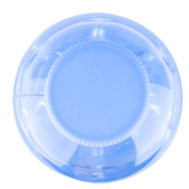 Beyaz arkaplanda izole edilmiş şişe suyu.