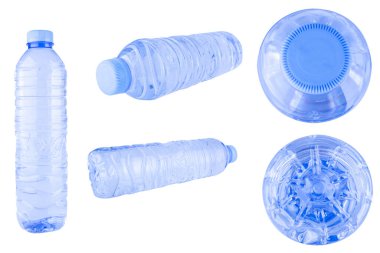 Beyaz arkaplanda izole edilmiş şişe suyu.
