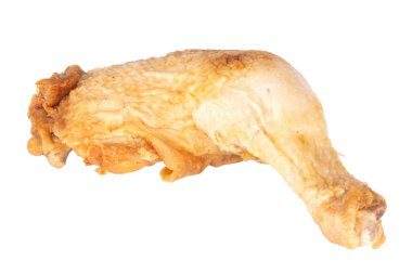 Beyaz arka planda kızarmış tavuk budu..