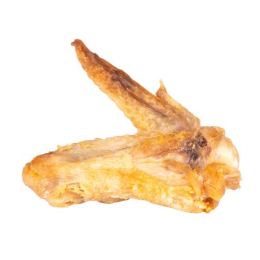 Beyaz arka planda izole edilmiş tavuk kanadı.