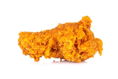 Beyaz arka planda izole edilmiş baharatlı tavuk..