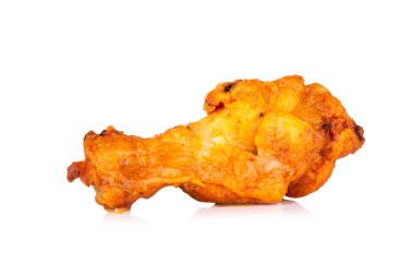 Izgara tavuk beyaz arka planda izole.