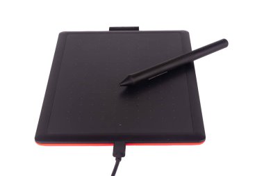 beyaz arkaplanda izole edilmiş grafik tableti.