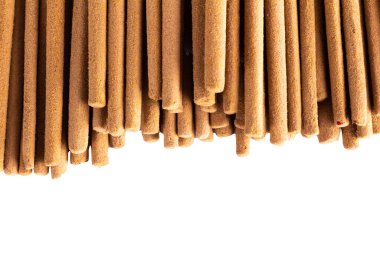 Beyaz arka plan üzerinde izole tütsü.