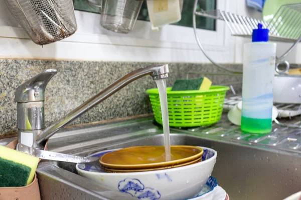 Sink Plate Bowl Tap Sponge Hand Dirty — Stockfoto