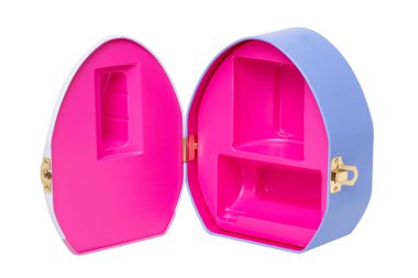 Açılmış boş bir mavi kozmetik kutusunun ya da beyaz arka planda iki ayrı bölmesi olan hediye kutusunun yakınlaştırılması. Makro.