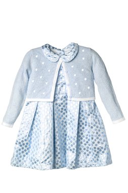 Parti elbisesi izole. Beyaz arka planda yelekli, gümüş sarısı kolsuz, güzel bir bebek elbisesi. Kesme yolu. Çocukların yaz kıyafetleri.