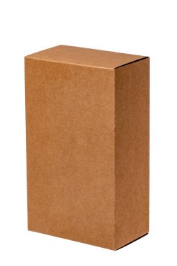 Kapalı kahverengi karton kutu veya beyaz arkaplanda kırpma yolu izole edilmiş kraft karton kutu. Paketlemeye uygun. Makro.