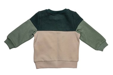 Sonbahar ve kış çocuk kıyafetleri. İki renkli yeşil, bej, sıcak bir süveter ya da beyaz bir arka planda izole edilmiş bir kazak. Kesme yolu. Çocuk için bahar modası. Arka plan.