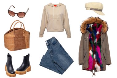 Kolaj kadın kıyafetleri. Lüks ve şık bir parka, kot pantolon, kapüşonlu sweatshirt, siyah deri deniz botları, bir çanta ve izole edilmiş diğer aksesuarlar. Kış modası.