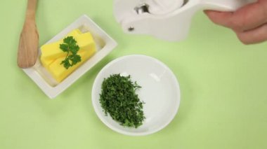 Timelapse sarımsak tereyağı