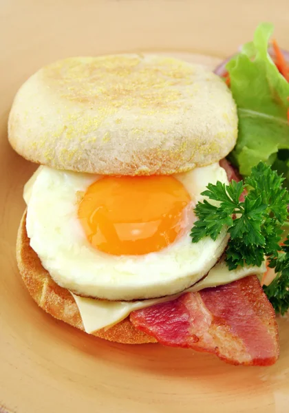 Bacon And Egg Muffin — Stock Photo, Image
