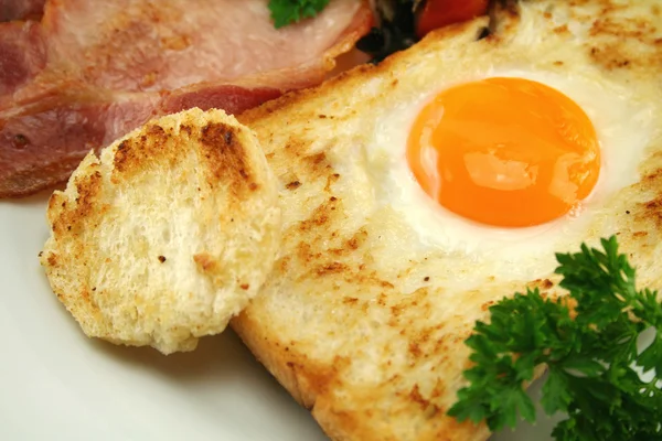 Ägg i toast — Stockfoto