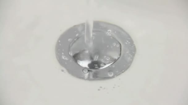 Drains d'eau dans l'évier 