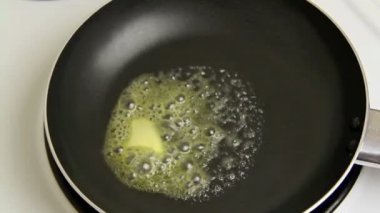 sahanda yumurta pişirme