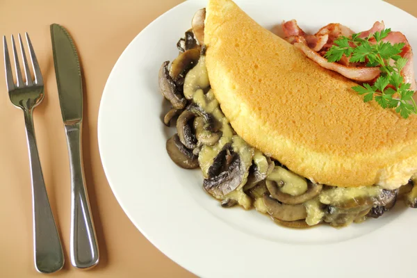 Mushroom And Cheese Omelette — Stock Photo, Image