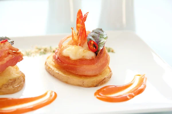 Shrimp On Potato — Stock Photo, Image