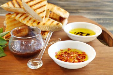 Bruschetta ve çeşniler