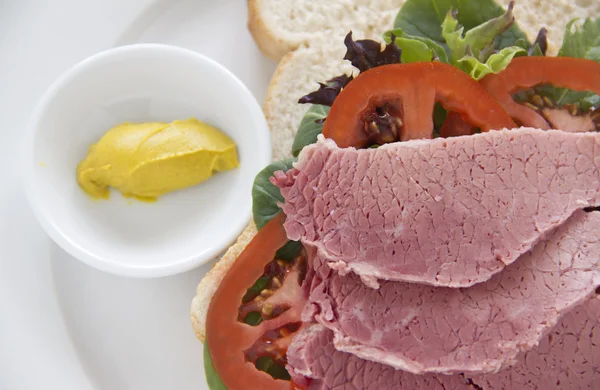 Sándwich de carne en conserva —  Fotos de Stock