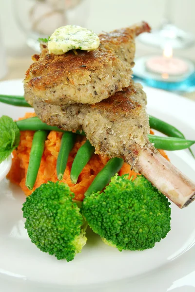 Crumbed lam schnitzels — Stockfoto