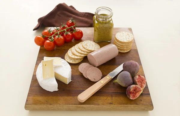 Liverwurst and Camembert — Stock Photo, Image