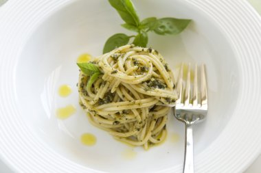 Spagetti pesto ile