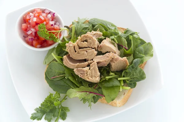 Open tonijn salade sandwich — Stockfoto