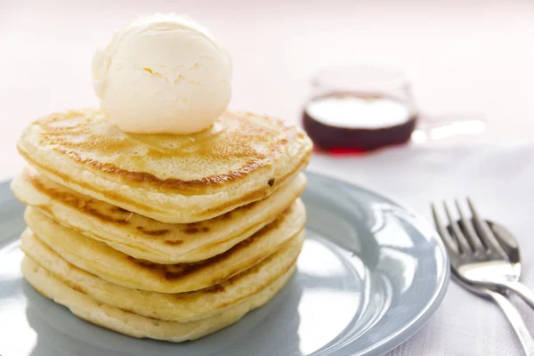 Herzförmige Pfannkuchen — Stockfoto