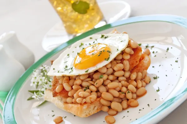Egg On Baked Beans — Stock Photo, Image