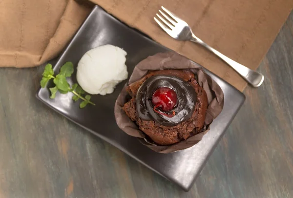 巧克力泥石流松饼 — 图库照片