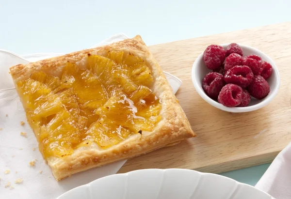Pineapple Galette With Raspberries — Stock Photo, Image