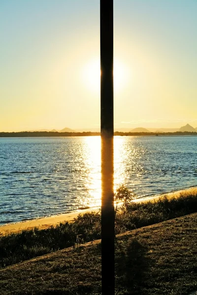 Bokför mot solen — Stockfoto