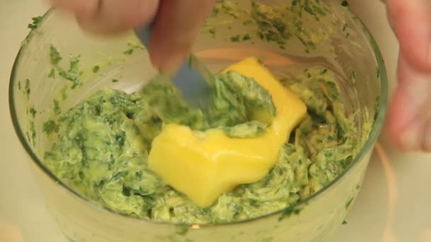Bylinkové máslo — Stock video