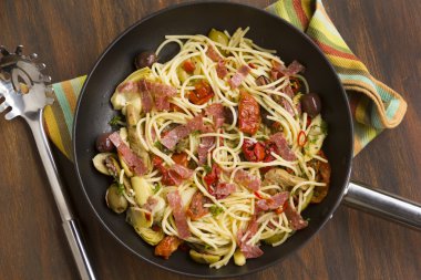 Akdeniz salam spagetti