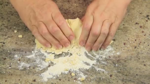 Maken van vanille cookies — Stockvideo