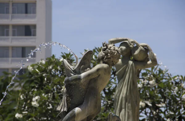 スイミング プールの彫像 — ストック写真
