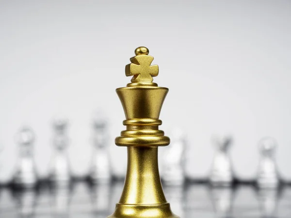 Close Golden King Chess Piece Standing Battle Chessboard Front Many — Stockfoto