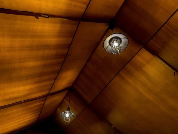Fotokopi Odası Olan Büyük Çadırın Tavanında Asılı Eski Usul Lamba — Stok fotoğraf