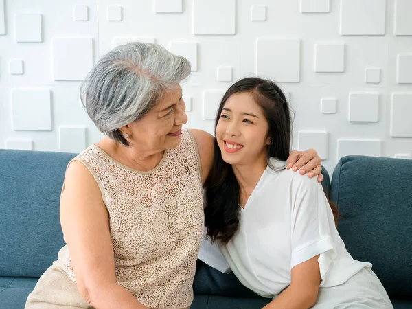 Beautiful Happy Asian Woman Daughter Smiling While Looking Her Elderly — Fotografia de Stock