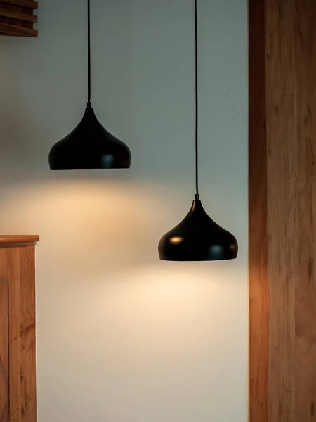 Dubbele Plafondverlichting Donkere Kamer Twee Hanglamp Ronde Plafondlamp Versierd Als — Stockfoto