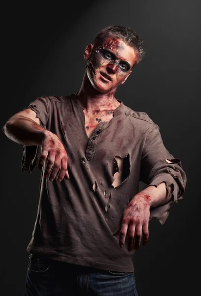 Der Junge ist Zombie im Studio — Stockfoto